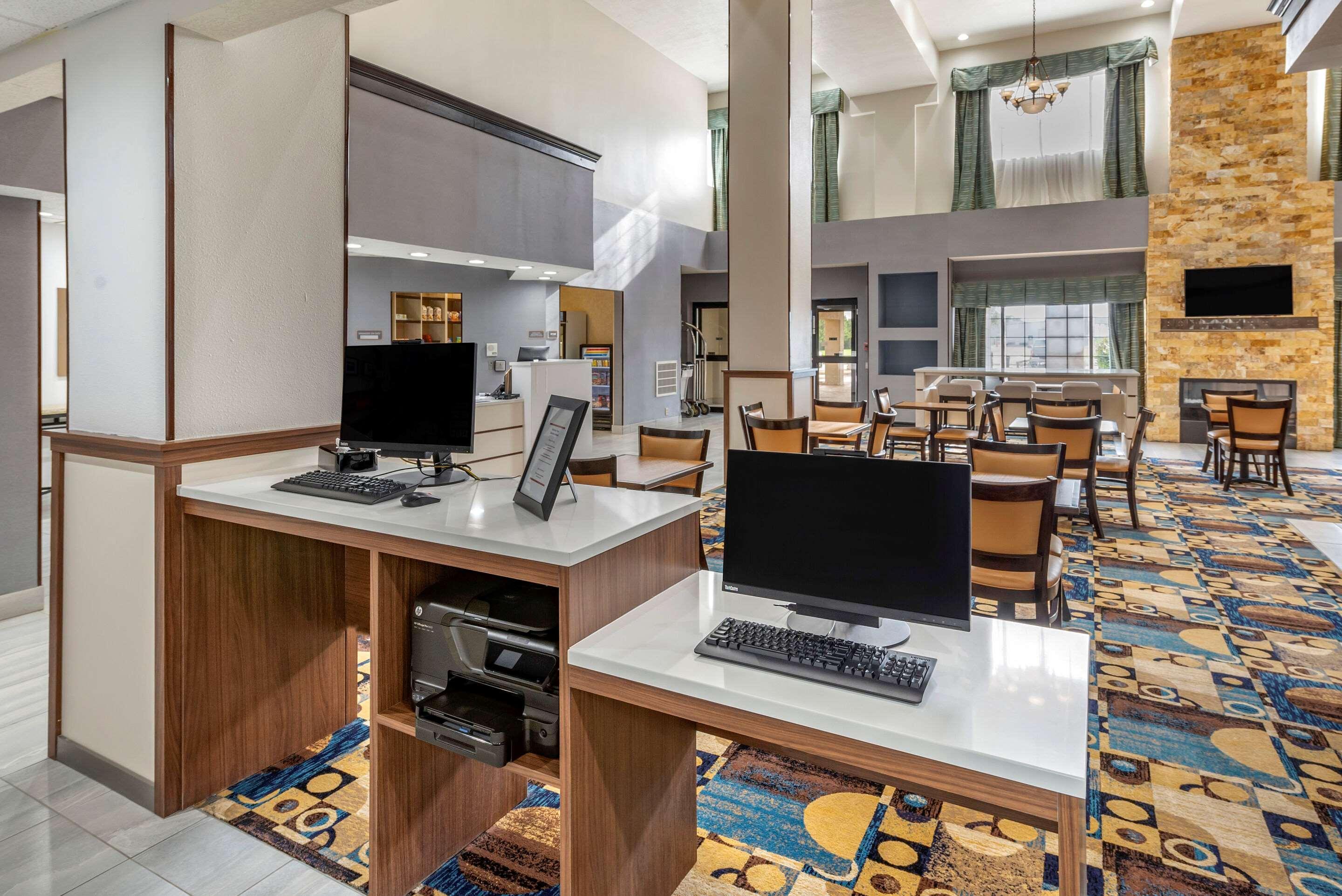 Comfort Suites Кловіс Екстер'єр фото